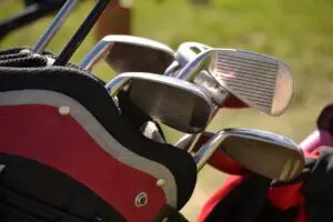 Lees meer over het artikel De Ultieme Gids voor het Kiezen van Golf Clubs en Golf Sets – Begin Je Golfavontuur Goed!